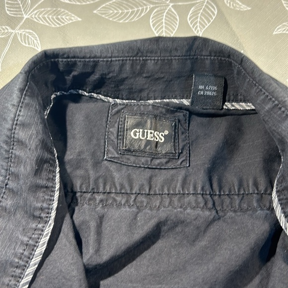 Men’s Guess Dress Shirt. - Picture 4 of 6